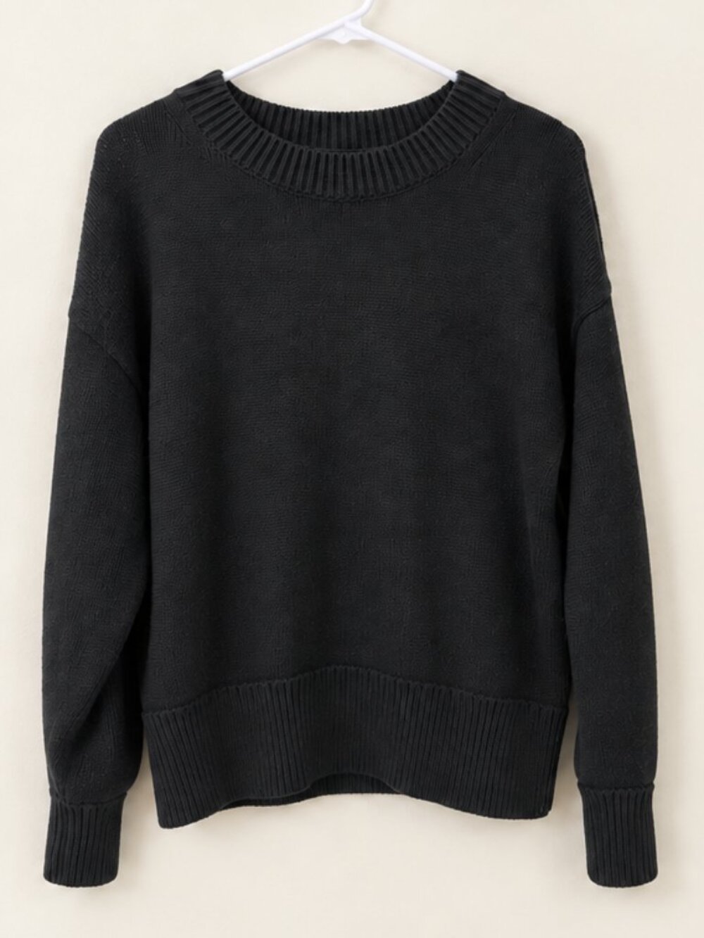 Banana Republic Black Crewneck Knit Sweater Size M